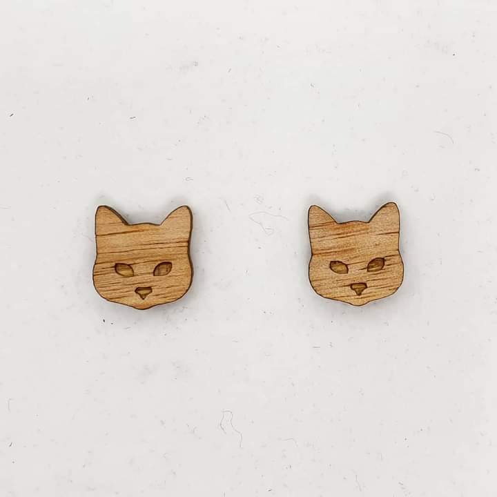 Light Wood Cat face Stud Earrings